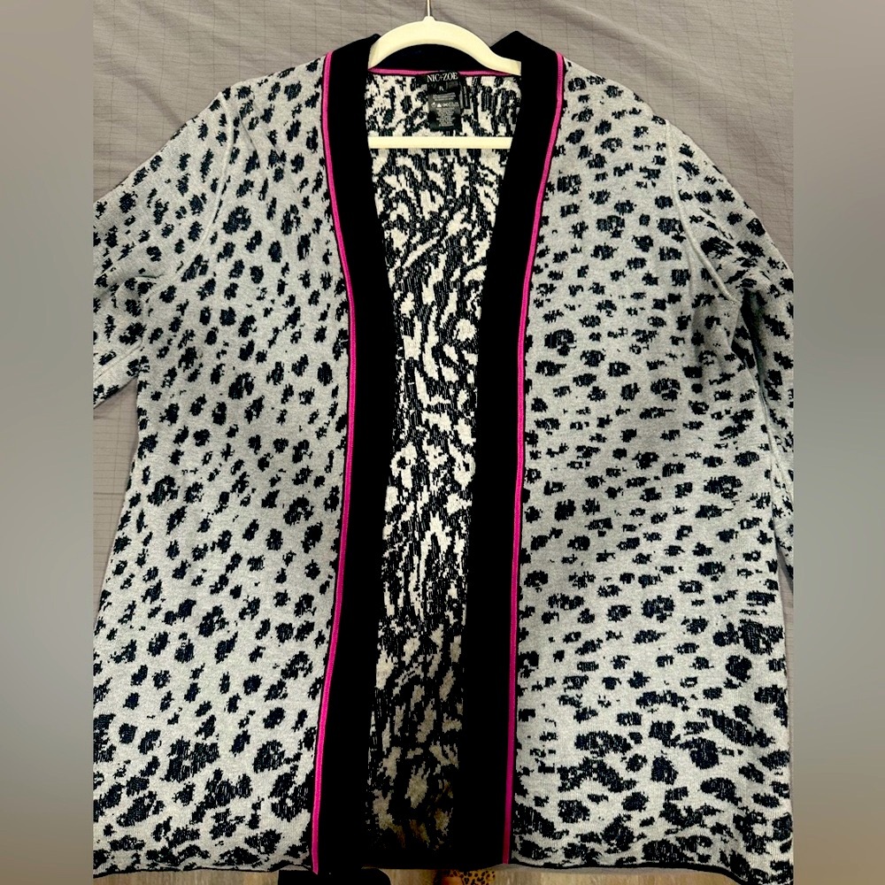 NIC+ZOE Black and Gray Patterned Cardigan with Pink Accent Size PL
